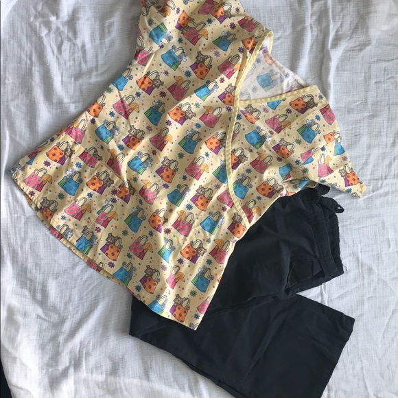 Cute Multi-Color Scrub Top! - Picture 3 of 3